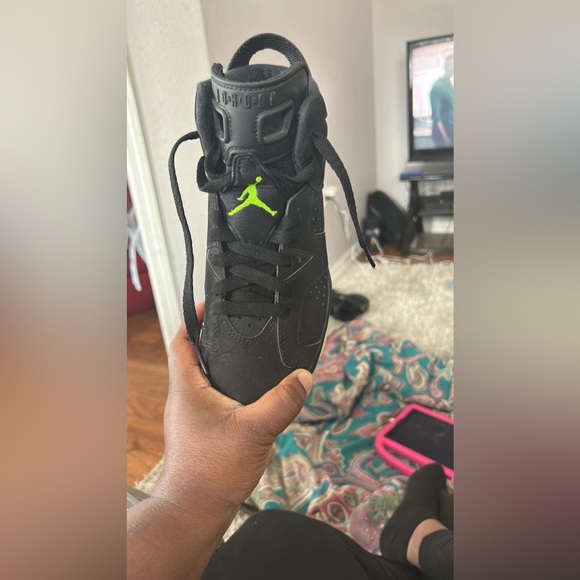 Retro Jordan’s 6s - Picture 2 of 2